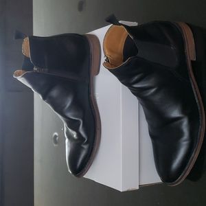Black leather Chelsea boots